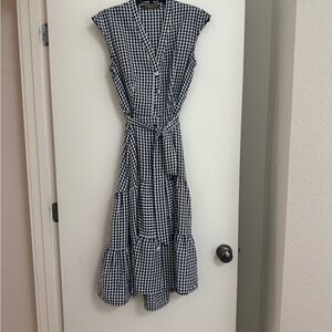 Casual Navy and White cap sleeve cotton gingham Midi Dress.  Size 6 (runs small
